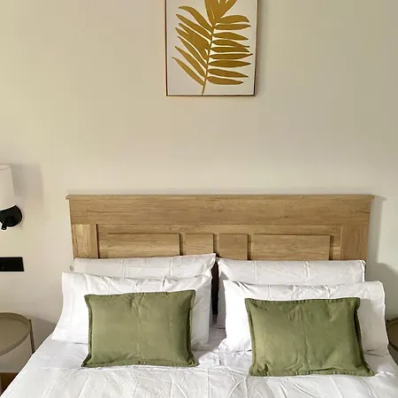 Hostel El Del Cesar Boutique, Aparcamiento Gratis Μέριδα