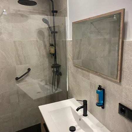 El Del Cesar Boutique, Aparcamiento Gratis