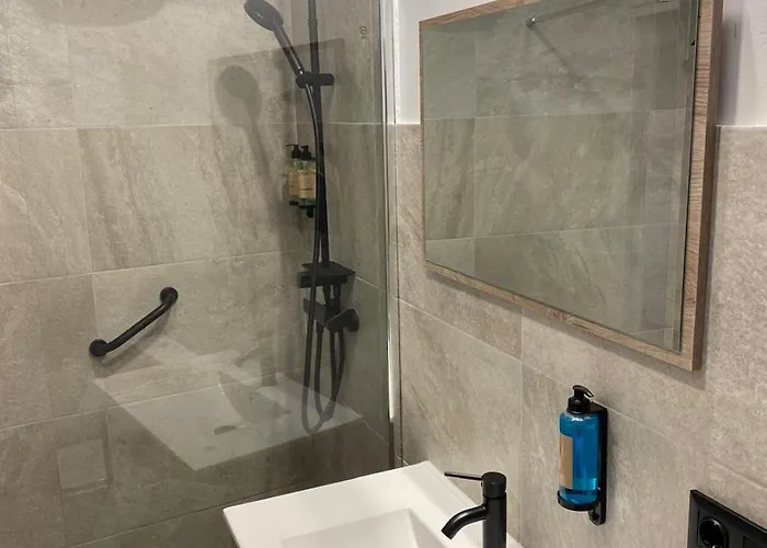 El Del Cesar Boutique, Aparcamiento Gratis